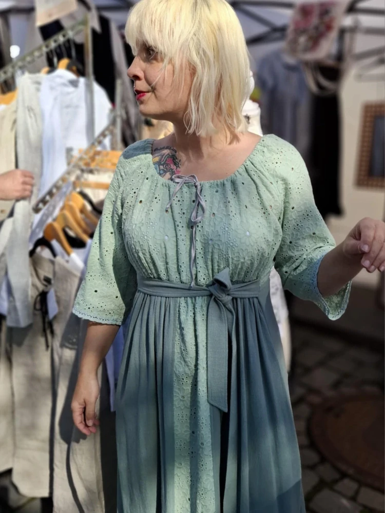 Zelinkavé šaty dlouhé